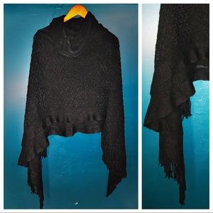 NWOT - Women’s Cozy Poncho Sweater -Blk